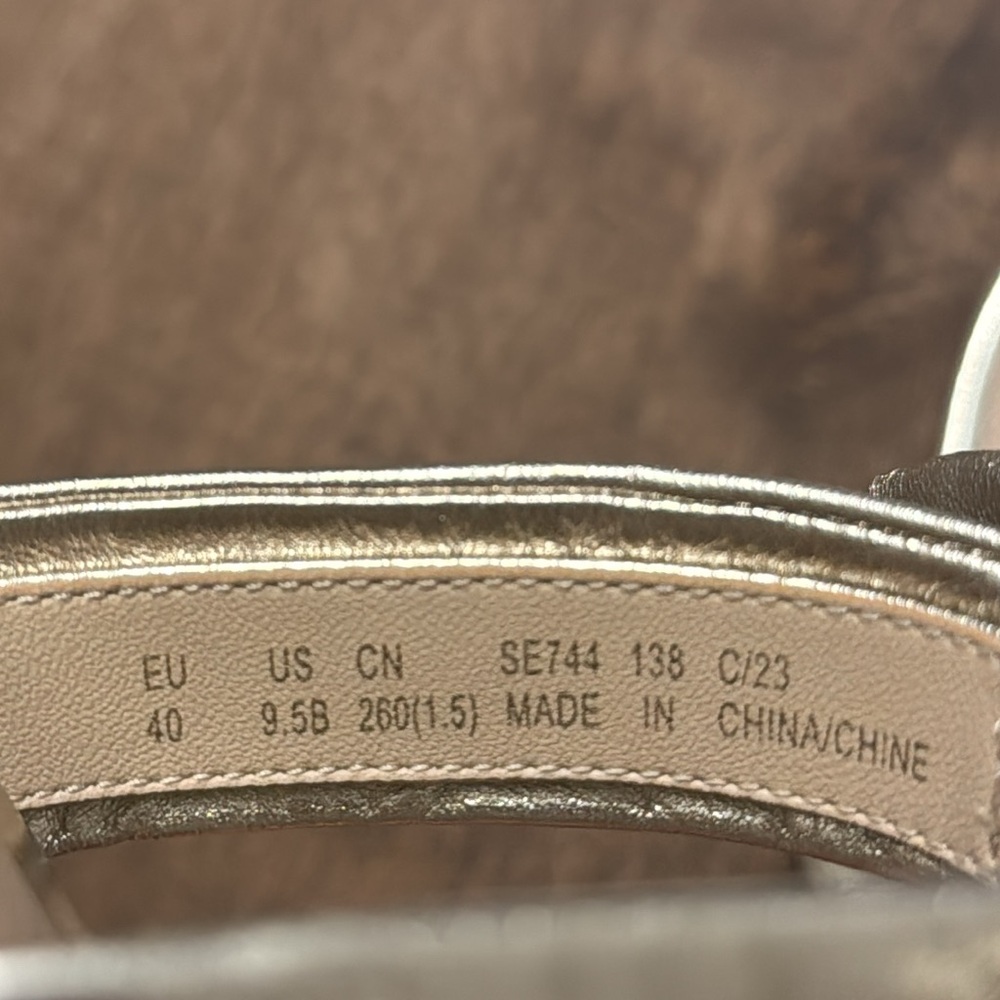 STUART WEITZMAN Leather Flat Sandals - Picture 6 of 6